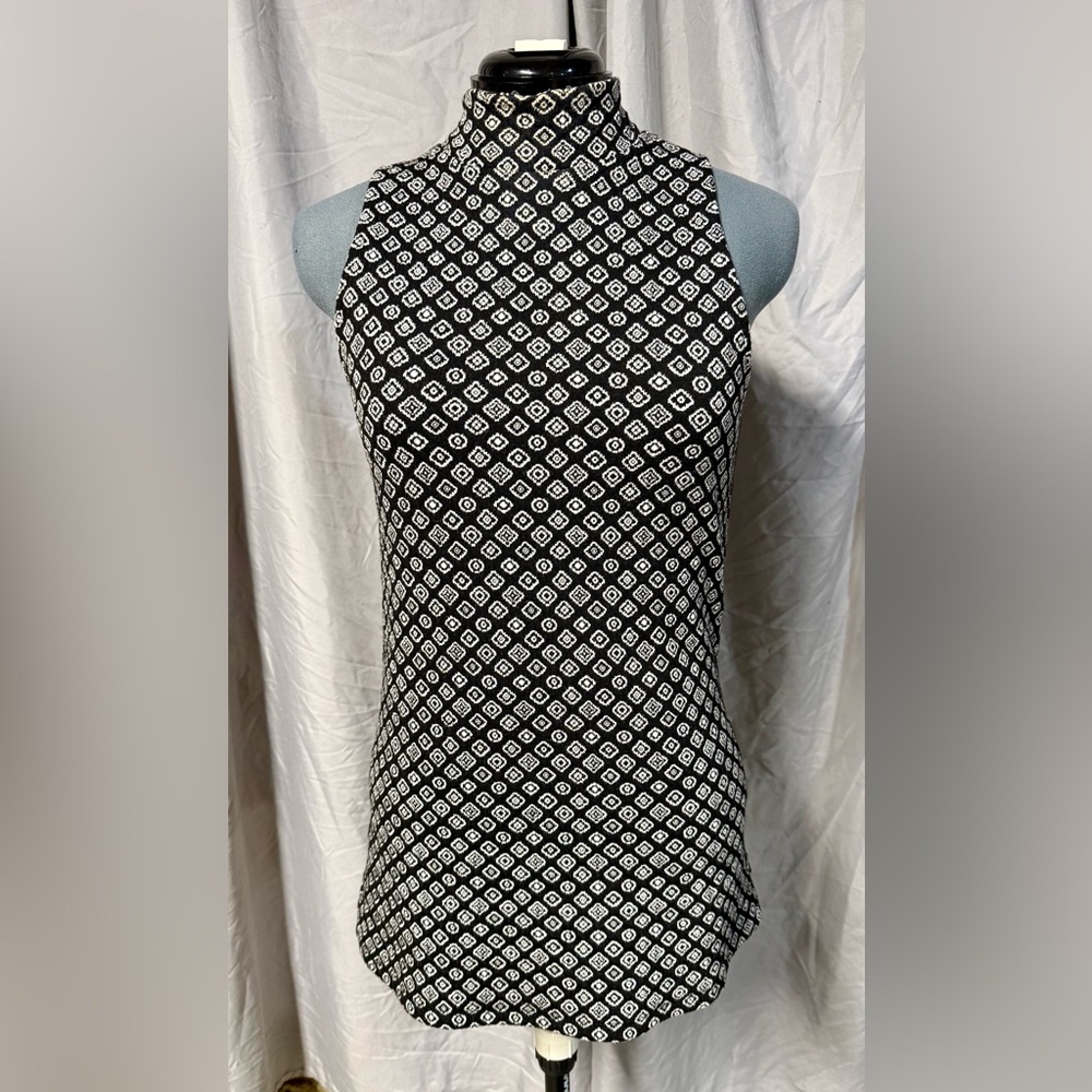 *ZARA Black and White Patterned Wool/Poly stretch Top
